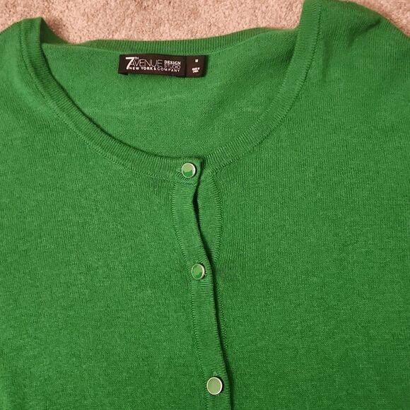 New York & Company Green Buttoned Cardigan w/ Shortsleeves Size M - Picture 3 of 8